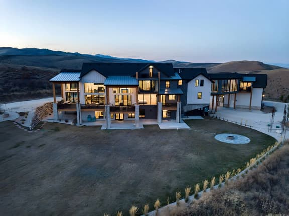 Skybridge Bear Lake Sleeps 61-75 with condo add-on